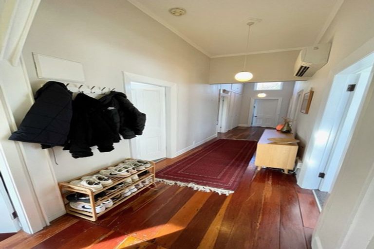 Photo of property in 45 Fairview Crescent, Kelburn, Wellington, 6012