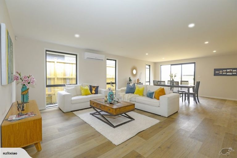 Photo of property in 87 Nobilo Road, Kumeu, 0810