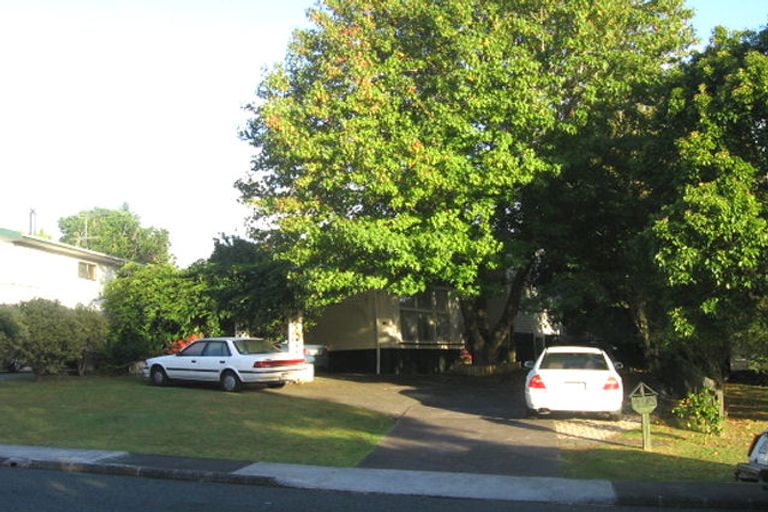 Photo of property in 52 Moore Street, Hillcrest, Auckland, 0627