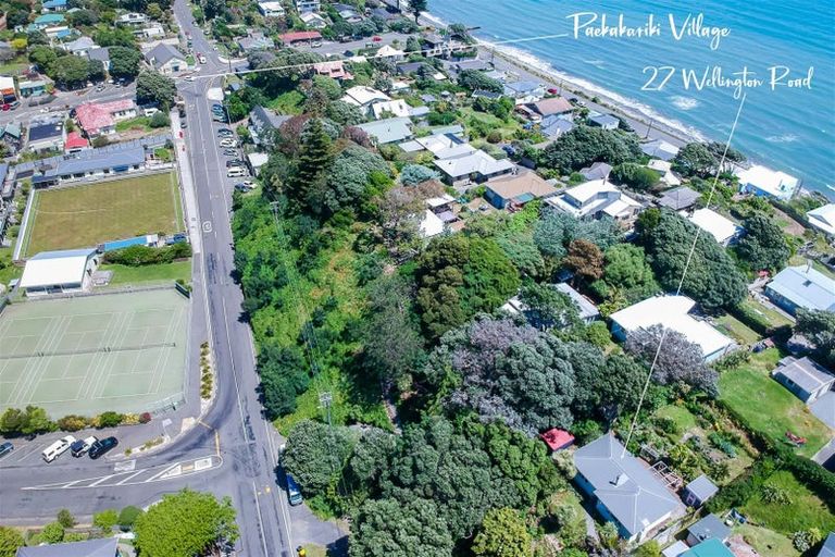 Photo of property in 27 Wellington Road, Paekakariki, 5034