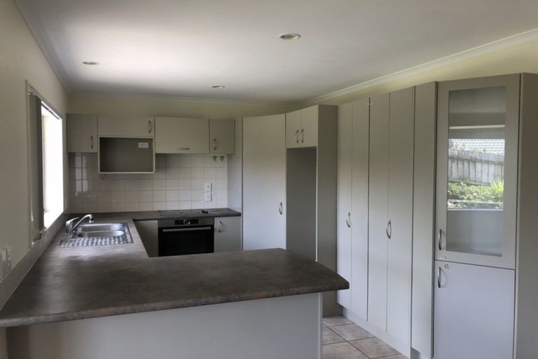 Photo of property in 24 Hercules Drive, Henderson, Auckland, 0612