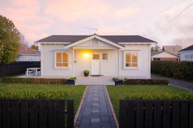 Photo of property in 14 Bains Avenue, Hamilton East, Hamilton, 3216