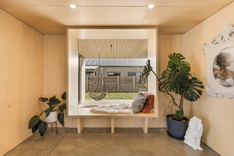 Photo of property in 6 Pounamu Avenue, Albert Town, Wanaka, 9305