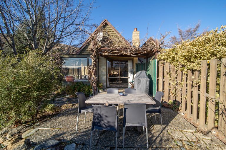 Photo of property in 2 Jedburgh Street, Roxburgh, 9500