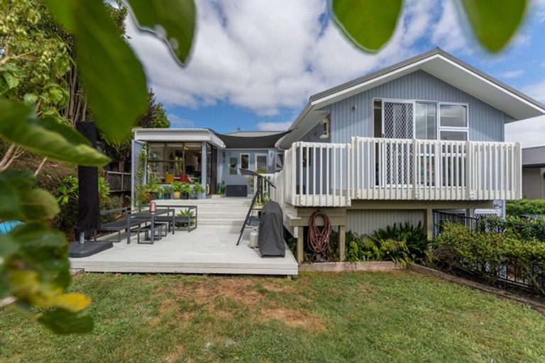 Photo of property in 38 Lynmore Drive, Hillpark, Auckland, 2102