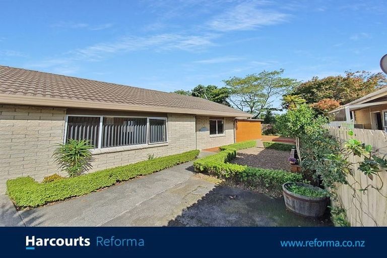 Photo of property in 2/4 South Street, Papakura, 2110