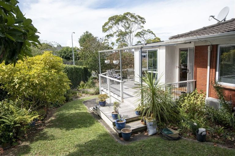 Photo of property in 41 Beechdale Crescent, Pakuranga Heights, Auckland, 2010