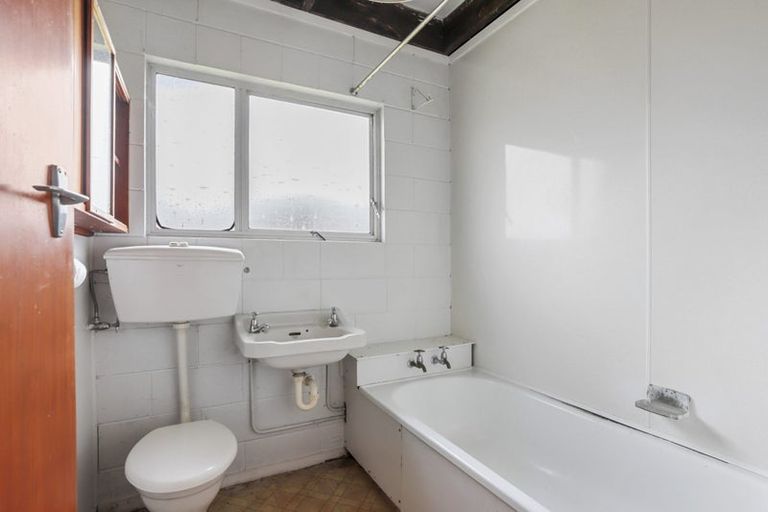 Photo of property in 1/22c Evans Road, Glen Eden, Auckland, 0602