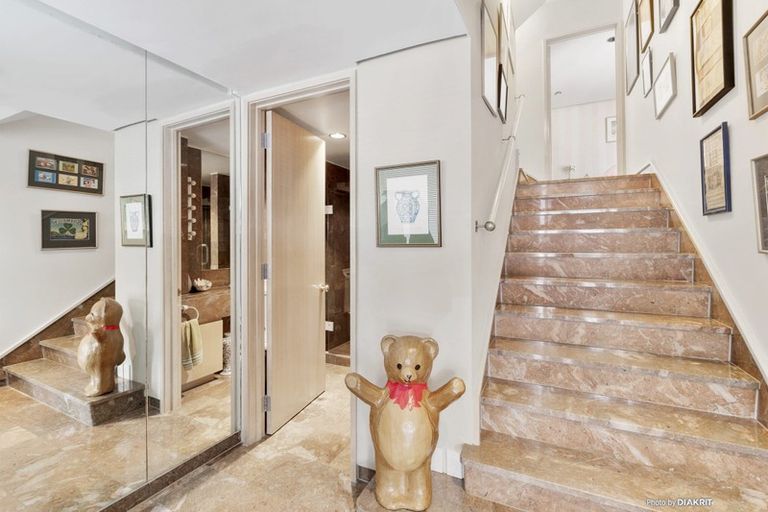 Photo of property in 10b Central Terrace, Kelburn, Wellington, 6012