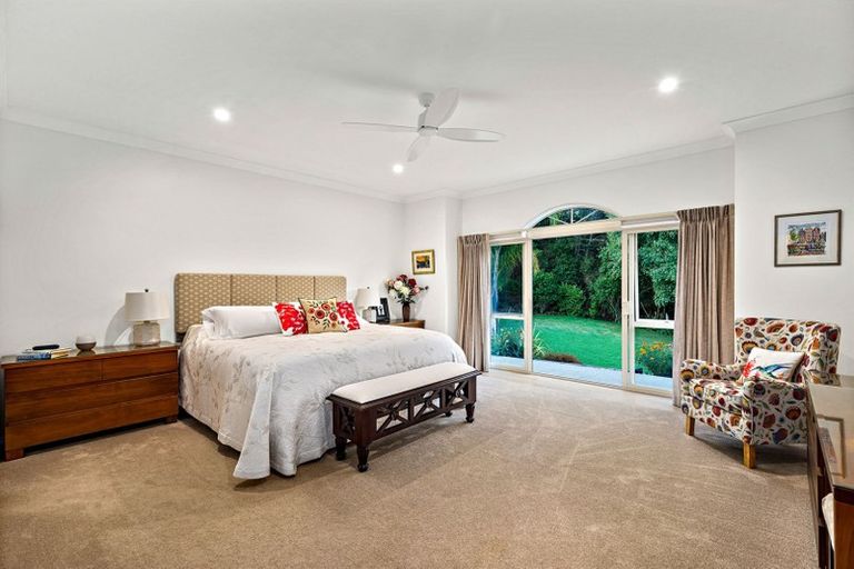 Photo of property in 7 Hobbs Road, Matakatia, Whangaparaoa, 0930