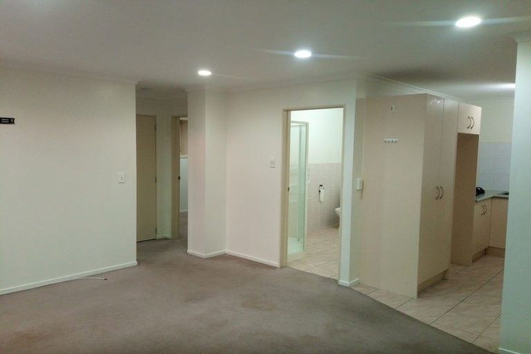 Photo of property in 10 De Havilland Drive, Goodwood Heights, Auckland, 2105