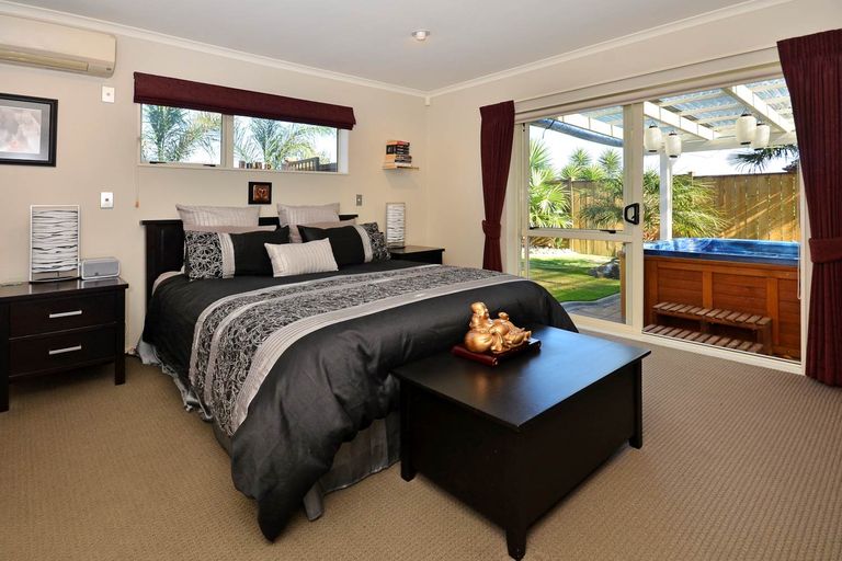 Photo of property in 38 Belfry Place, Wattle Downs, Auckland, 2103