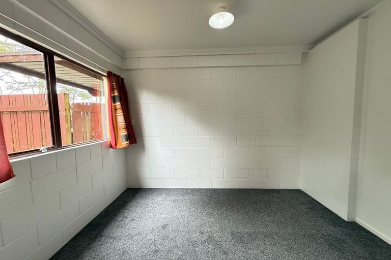 Photo of property in 1/22 Tui Glen Road, Birkenhead, Auckland, 0626