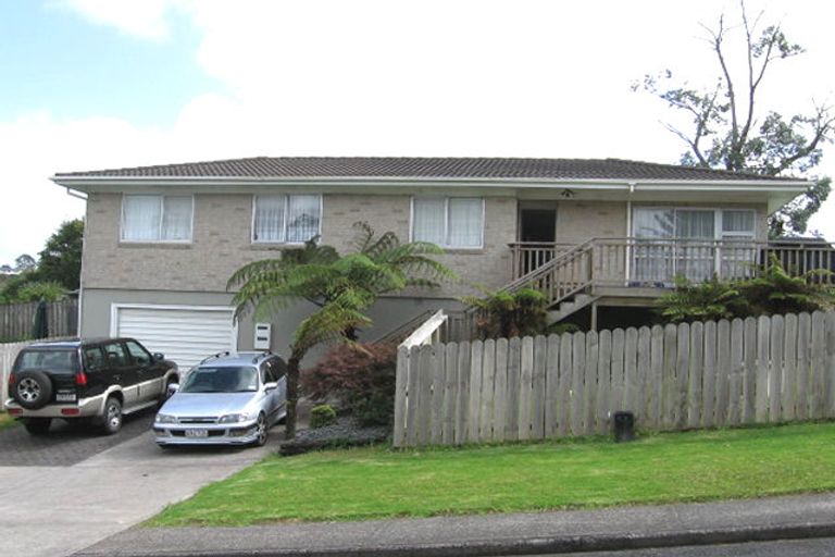 Photo of property in 35 Glenbervie Crescent, Massey, Auckland, 0614
