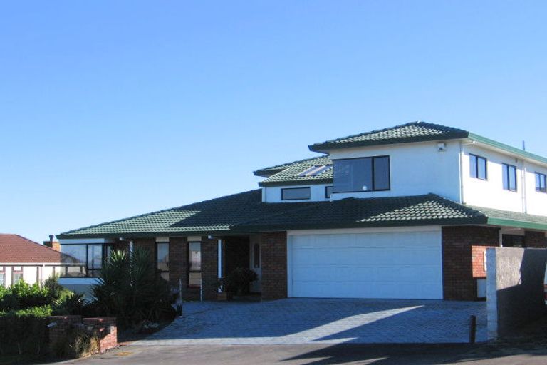 Photo of property in 66 Eugenia Rise, Totara Heights, Auckland, 2105