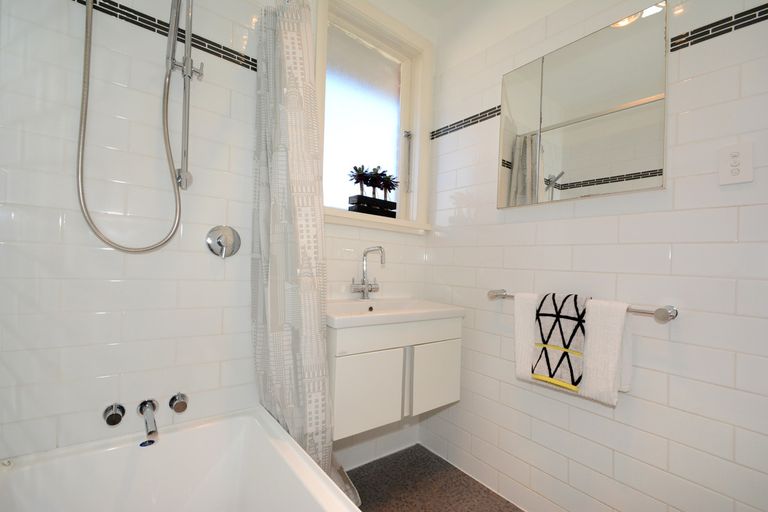 Photo of property in 10 Charters Street, Glenross, Dunedin, 9011