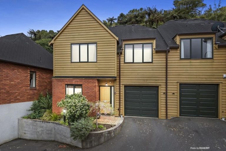 Photo of property in 33 Futuna Close, Karori, Wellington, 6012