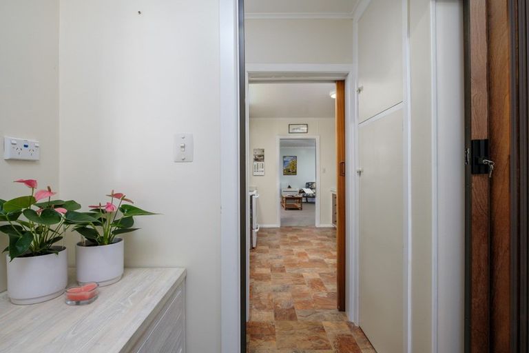 Photo of property in 3 Seddon Crescent, Whataupoko, Gisborne, 4010