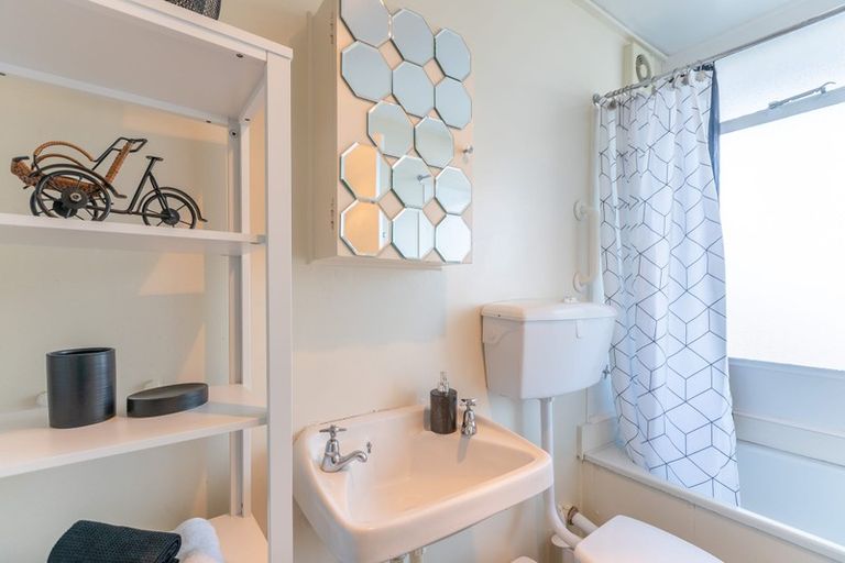 Photo of property in 23 Rangitane Street, Maupuia, Wellington, 6022