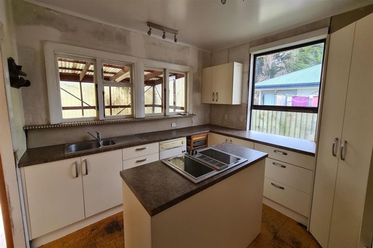 Photo of property in 2 Sinclair Street, New Brighton, Christchurch, 8083