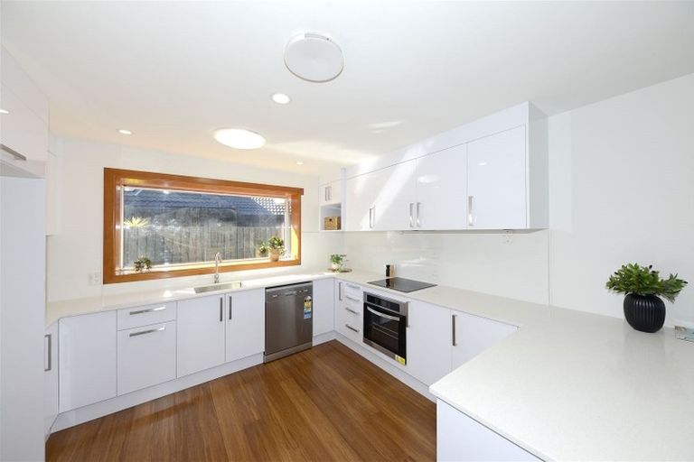 Photo of property in 15 Millcroft Place, Parklands, Christchurch, 8083