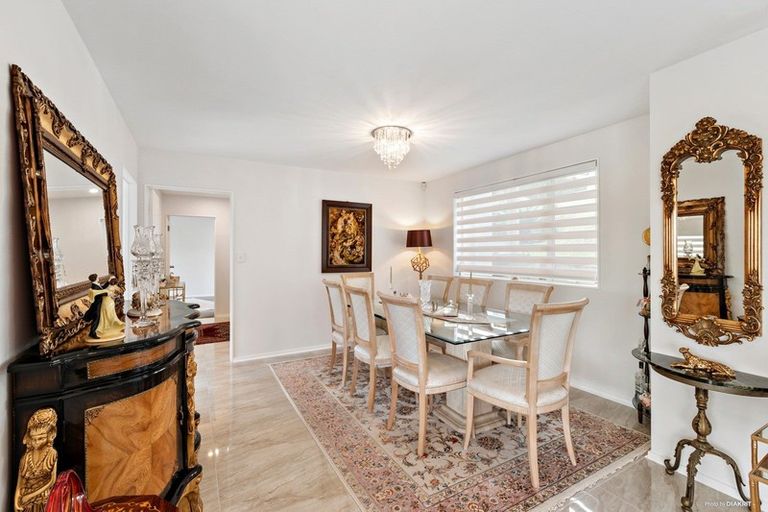 Photo of property in 17 Meteor Place, Schnapper Rock, Auckland, 0632