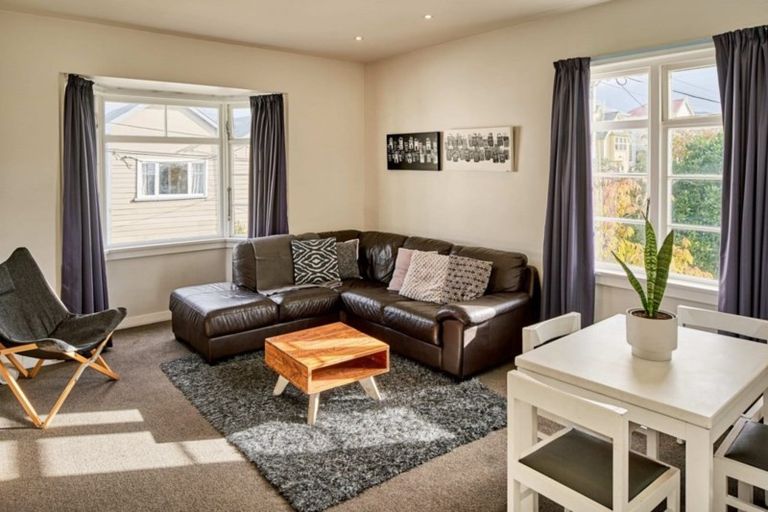 Photo of property in 75a Pirie Street, Mount Victoria, Wellington, 6011
