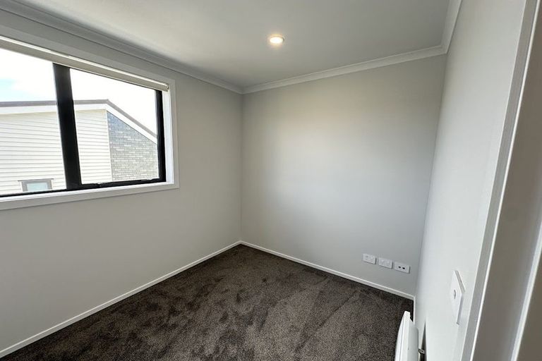 Photo of property in 30 Bee Lane, Whitby, Porirua, 5024