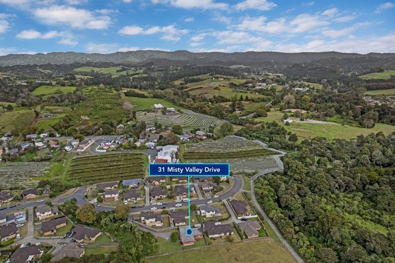 Photo of property in 31 Misty Valley Drive, Henderson, Auckland, 0612
