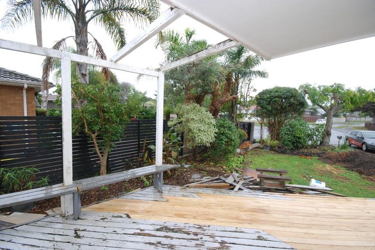 Photo of property in 14 Damson Place, Bucklands Beach, Auckland, 2012