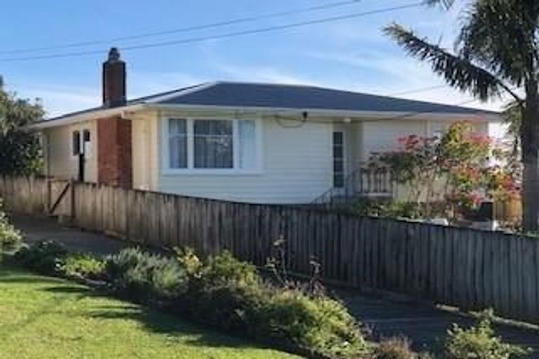 Photo of property in 4 Kereru Street, Henderson, Auckland, 0612