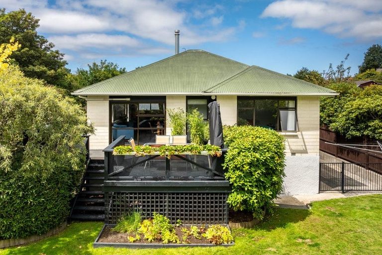 Photo of property in 84 Glenross Street, Glenross, Dunedin, 9011