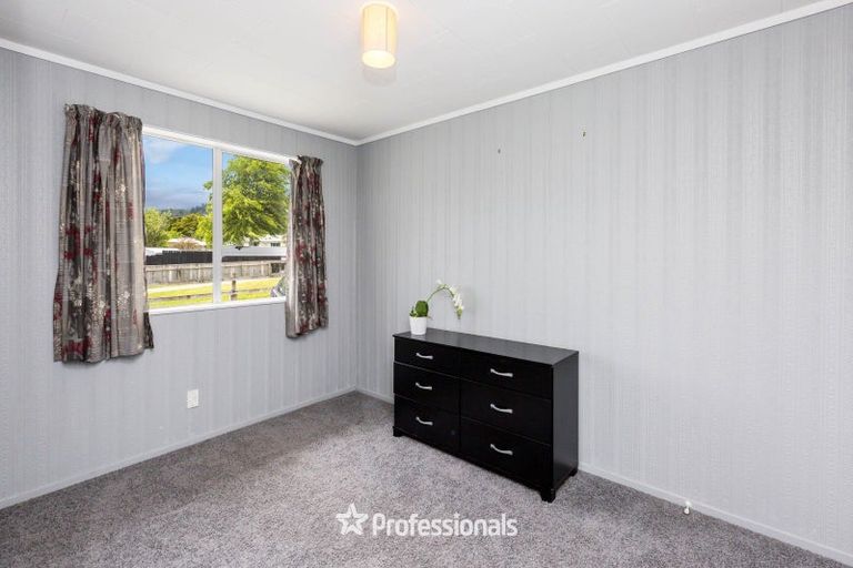 Photo of property in 2/71 Gemstone Drive, Birchville, Upper Hutt, 5018