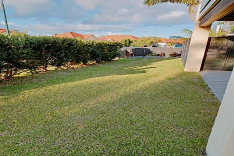 Photo of property in 11 Parkwood Crescent, Gulf Harbour, Whangaparaoa, 0930