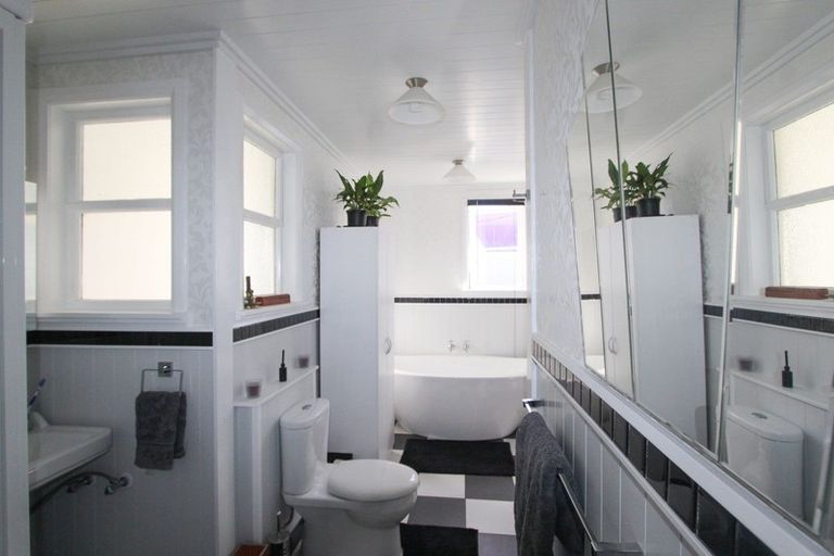 Photo of property in 12 Sedcole Street, Pahiatua, 4910