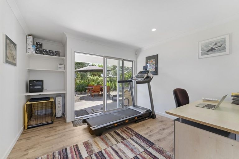 Photo of property in 155 Field Way, Waikanae Beach, Waikanae, 5036