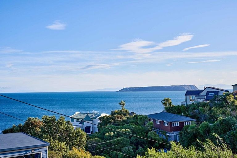 Photo of property in 18 Gordon Road, Plimmerton, Porirua, 5026