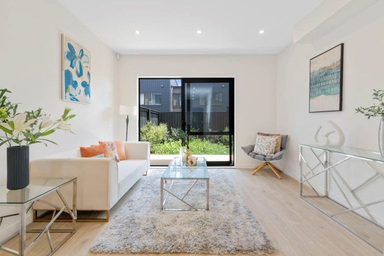 Photo of property in 44 Kiato Lane, Flat Bush, Auckland, 2019