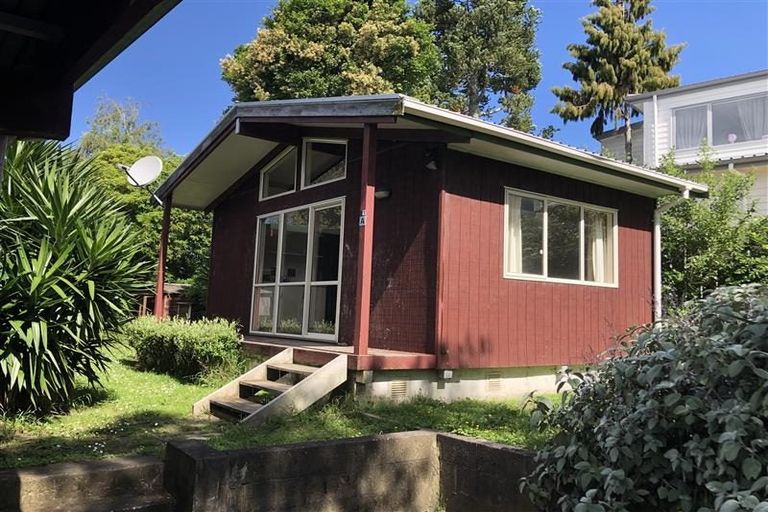 Photo of property in 31 Cron Avenue, Te Atatu South, Auckland, 0610