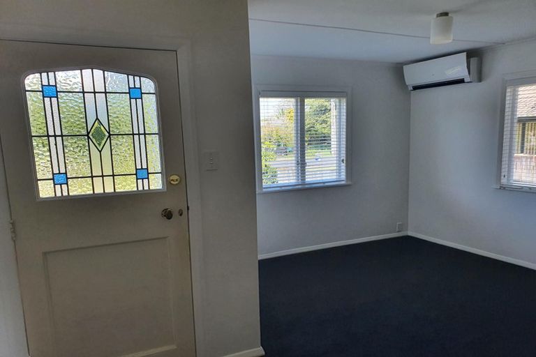 Photo of property in 4 Knox Road, Swanson, Auckland, 0612