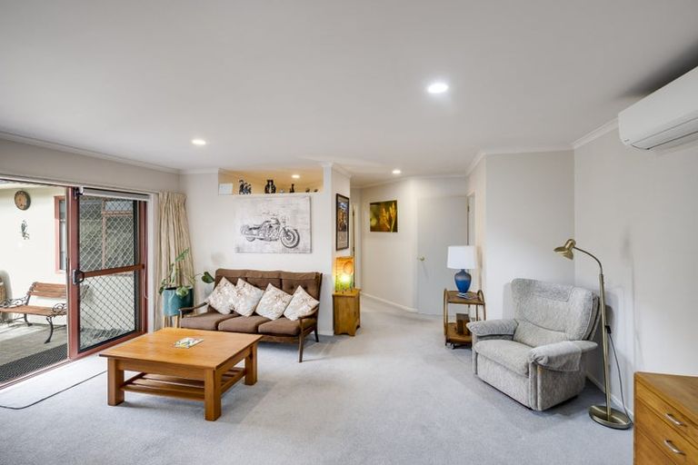 Photo of property in 8 Gresham Place, Taradale, Napier, 4112