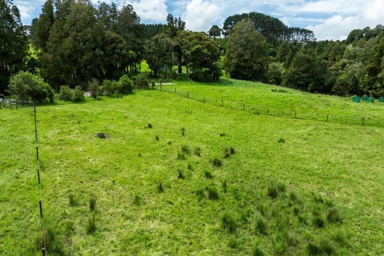 Photo of property in 369 Mangakura Road, Helensville, 0875