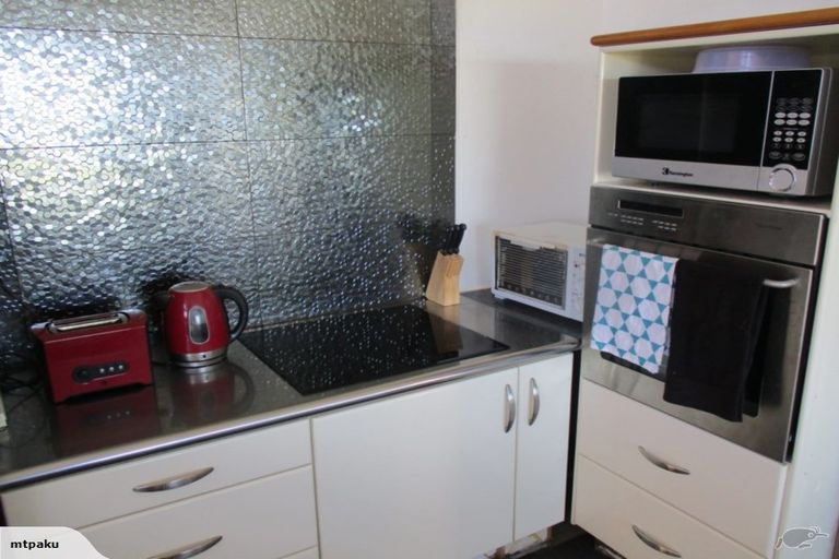 Photo of property in 10 Halse Place, Opunake, 4616