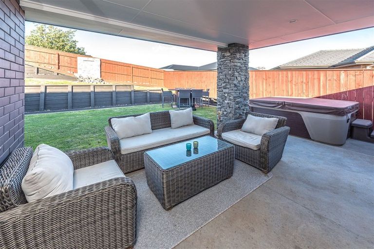 Photo of property in 17 Magnolia Crescent, Tawhero, Whanganui, 4501