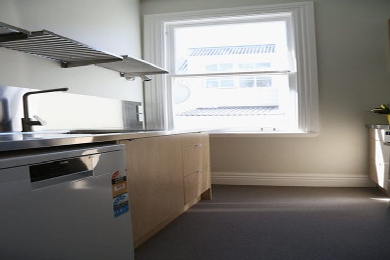 Photo of property in 1/12 Myrtle Crescent, Mount Cook, Wellington, 6021