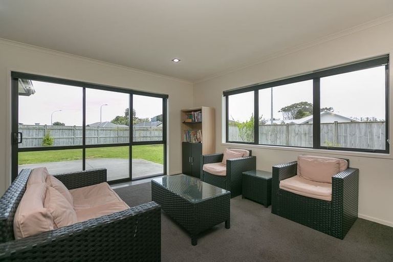 Photo of property in 1 Rawiri Drive, Bell Block, New Plymouth, 4312