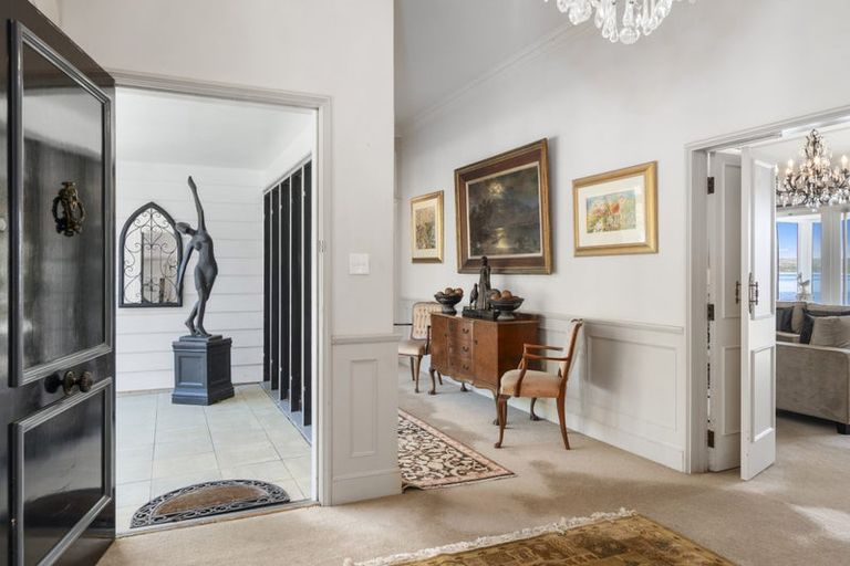 Photo of property in 15 Manahi Avenue, Kawaha Point, Rotorua, 3010