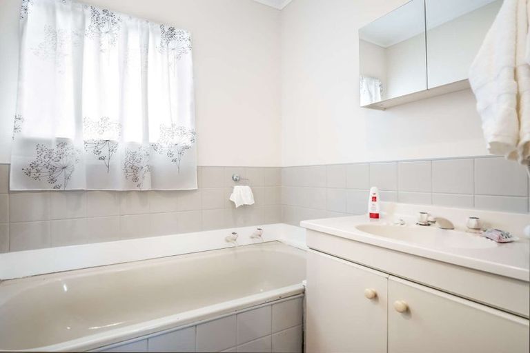 Photo of property in 20a Lloyd Drive, Nawton, Hamilton, 3200