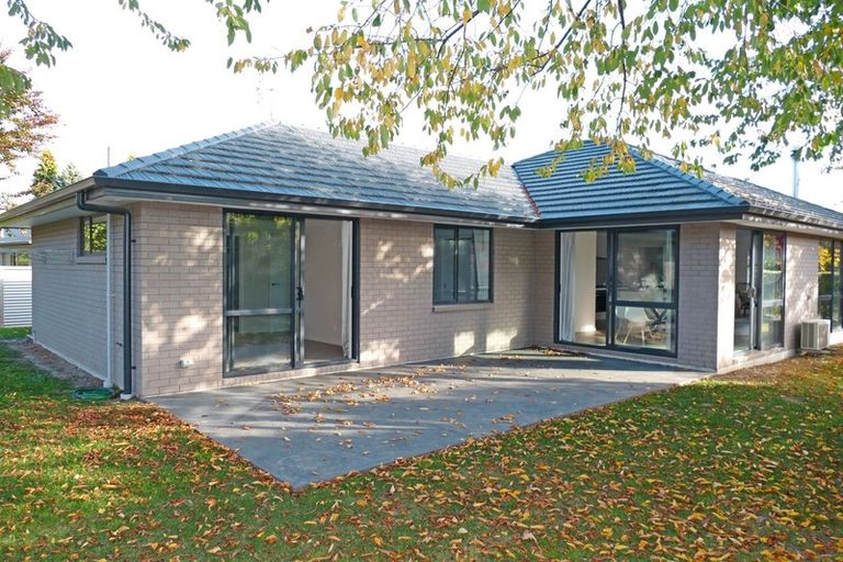 Photo of property in 5 Oakden Drive, Darfield, 7510