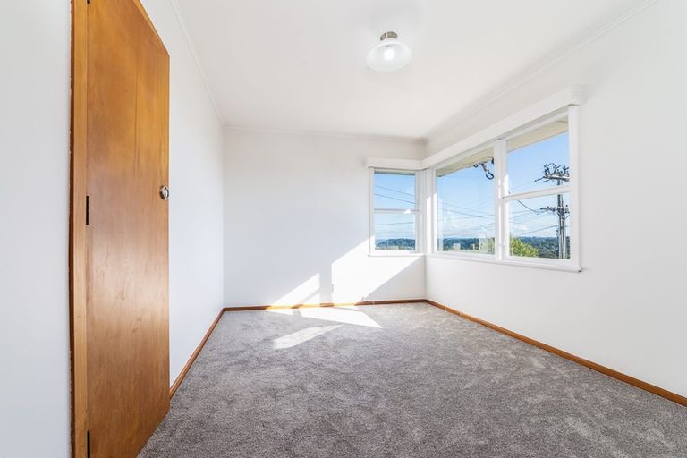 Photo of property in 4 Seaview Road, Glenfield, Auckland, 0629